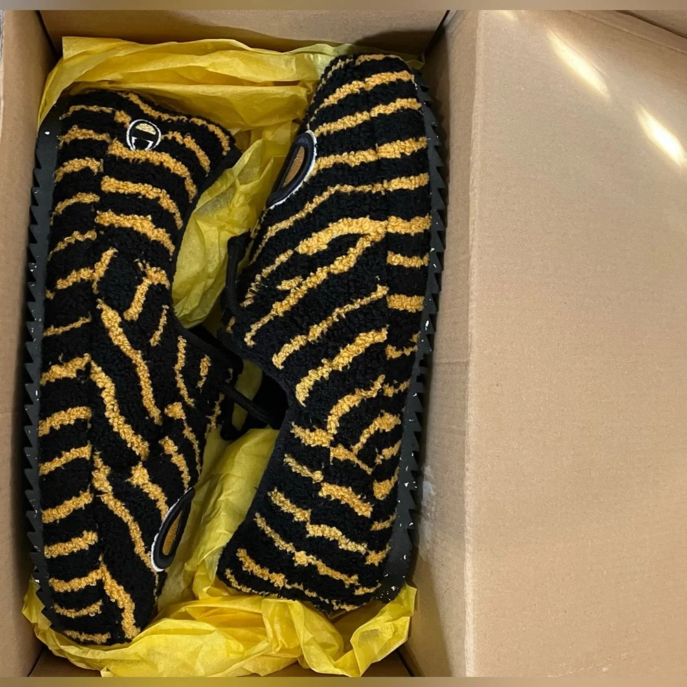 CHAMPION UNIVERSITY WAVES TERRY CLOTH COMFORT SLIPPERS IOB